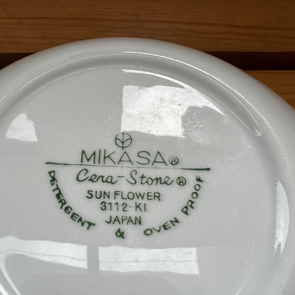 Vintage Mikasa Cera Stone Serving Bowl 9" Dia Sunflower Oven Proof - Picture 6 of 7